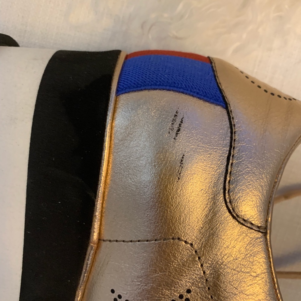 Shoes - Picture 4 of 8